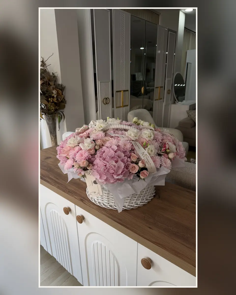 Pastel Garden Basket — MC Premium Flowers